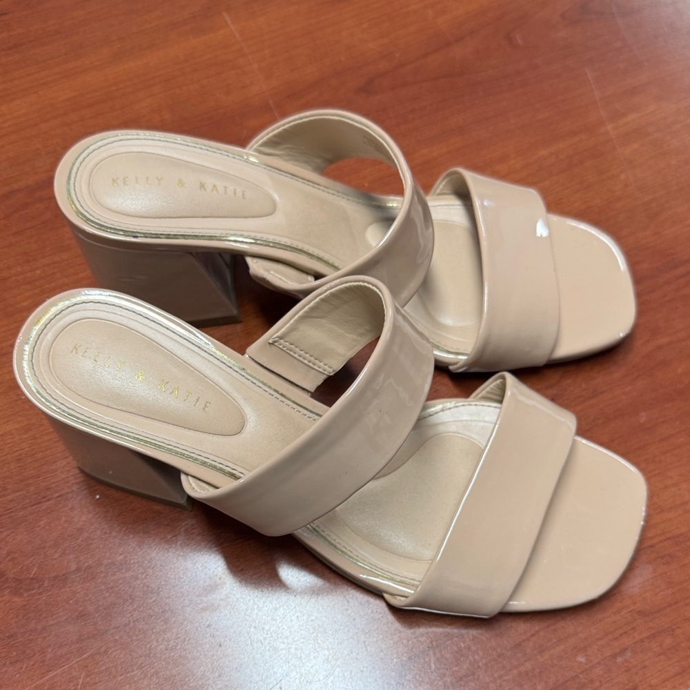 Kelly & Katie block heeled sandals 6.5 // 031202